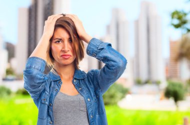 genç güzel kadın felaket poz