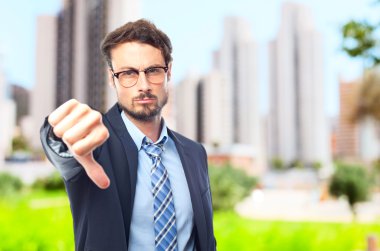 Genç çılgın işadamı anlaşmazlık jest