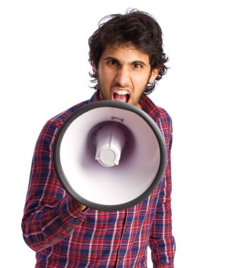 Hindu serin genç adam bir megafon ile
