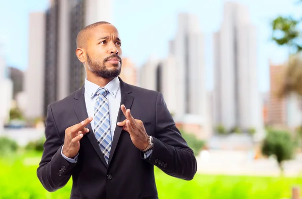 Joven fresco negro hombre orgulloso pose —  Fotos de Stock