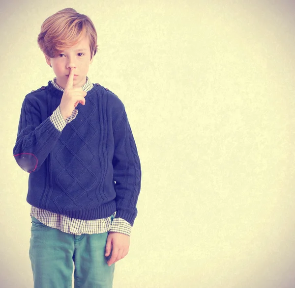 Kid silence gesture — Stock Photo, Image