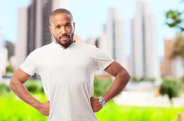 Joven fresco negro hombre fuerte signo —  Fotos de Stock