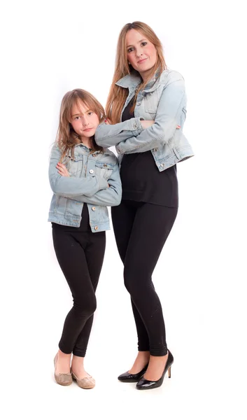 Mutter und Tochter posieren — Stockfoto