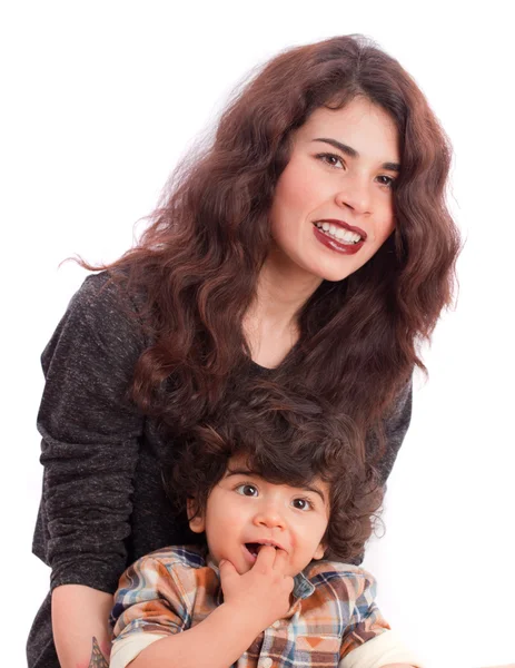 Mãe feliz segurando seu filho — Fotografia de Stock