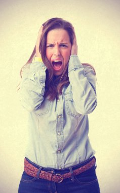 bağıran genç kız. izole