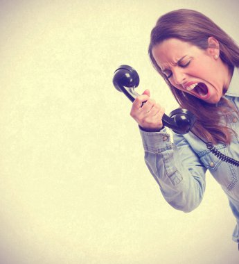 genç kadın izole bağırarak