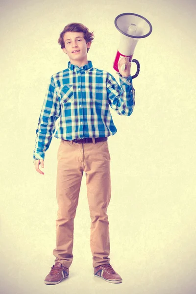 Adolescente com megafone — Fotografia de Stock