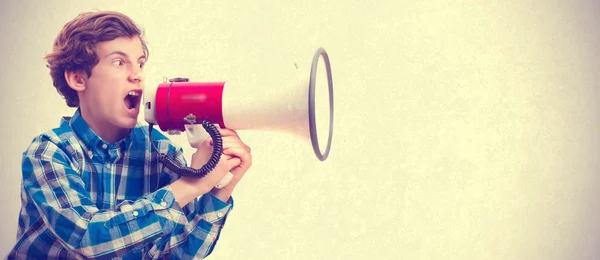 Adolescent avec crier mégaphone — Photo