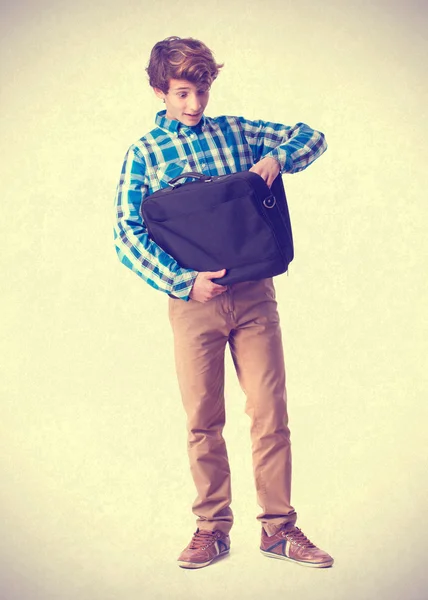 Adolescente con maleta — Foto de Stock
