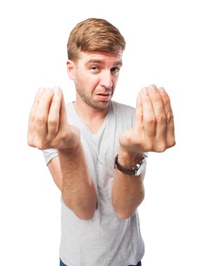 sarışın adam jest karıştı