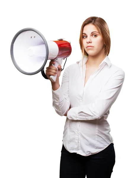 Femme blonde avec un mégaphone — Photo