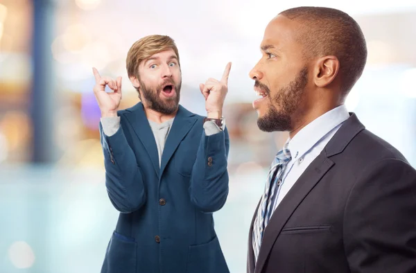 Joven fresco negro hombre buscando sorprendido — Foto de Stock