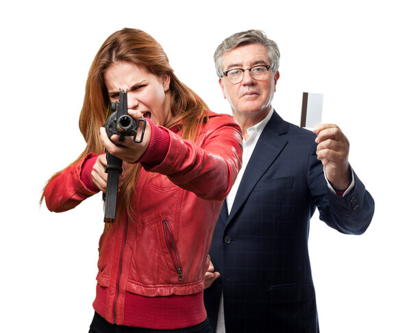 блондинка с пистолетом
