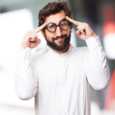 düşünme aptal adam