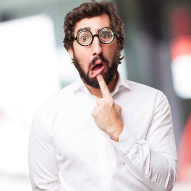 düşünme aptal adam