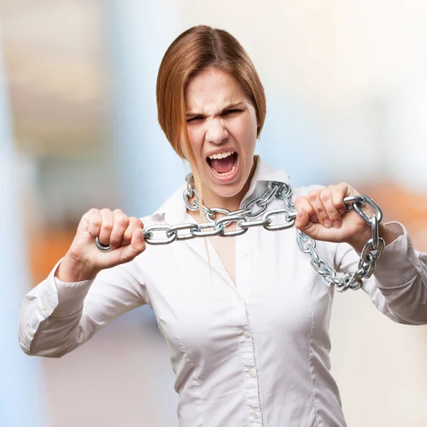 Mujer rubia con cadenas — Foto de Stock