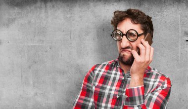 konuşan çılgın kızgın adam