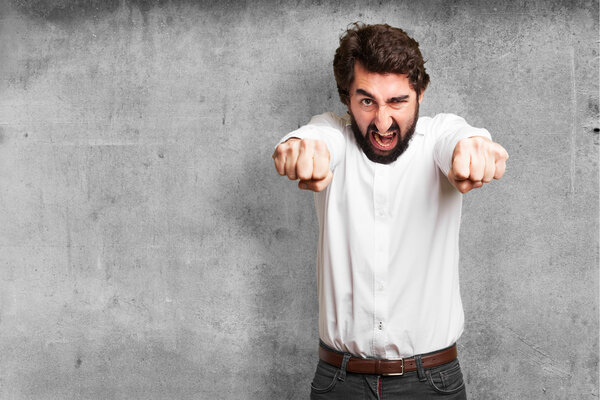 безумно сердитый человек
