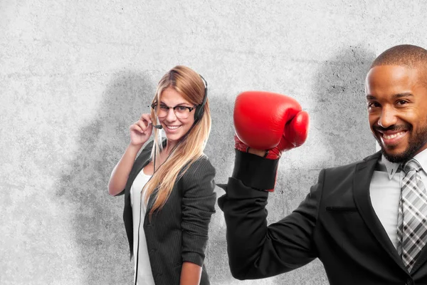 Jovem legal preto homem boxe — Fotografia de Stock