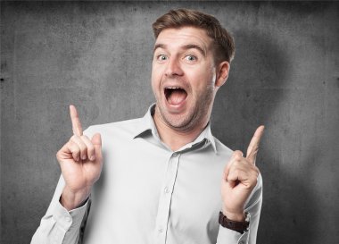 sarışın mutlu adam