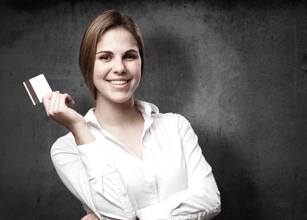 Mujer rubia con tarjeta de crédito — Foto de Stock