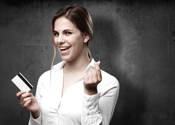 Blond woman with credit card — Stock Photo, Image