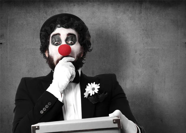 Clown con una scatola — Foto Stock