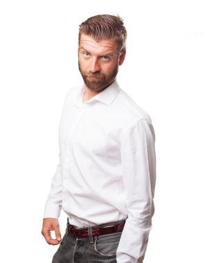 mutlu genç adam gurur işareti