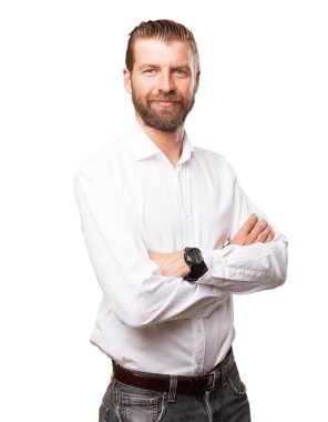 Gülümseyen genç adam