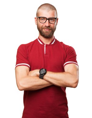 mutlu genç adam gurur pozu