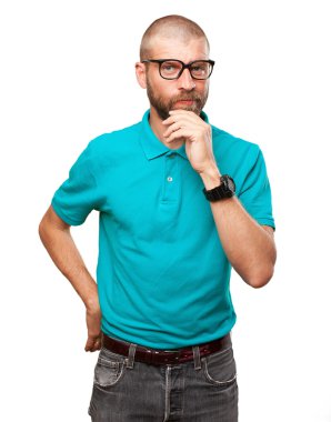 genç adam düşünüyorum konsantre