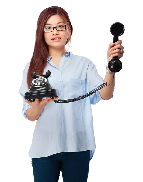 Mujer china feliz con teléfono —  Fotos de Stock