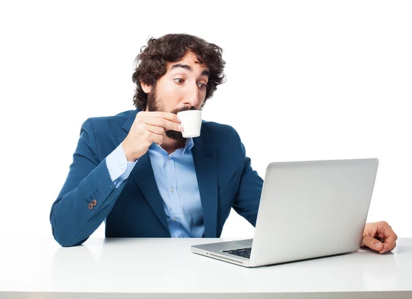 Επιχειρηματίας με φορητό υπολογιστή και καφέ — Φωτογραφία Αρχείου
