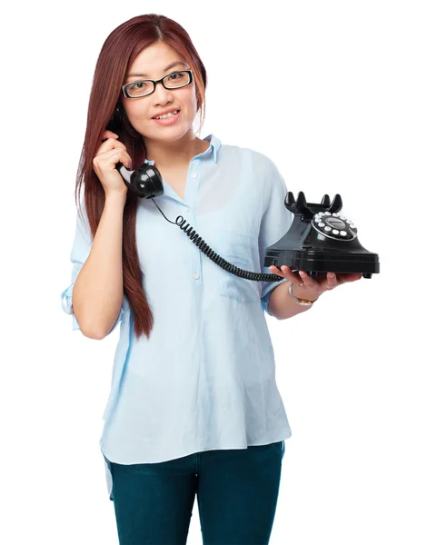 Mulher chinesa feliz com telefone — Fotografia de Stock