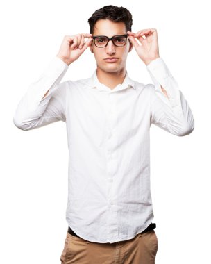 gözlük ile gurur genç adam