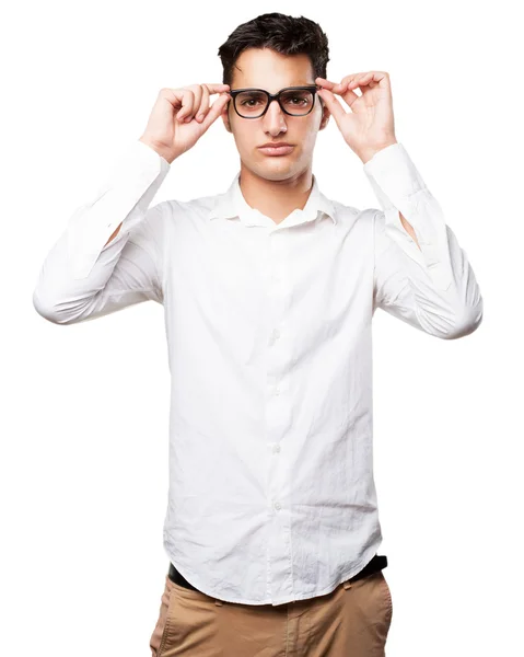 Fier jeune homme avec des lunettes — Photo