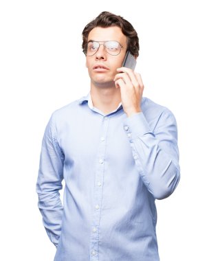 cep telefonu ile mutlu bir genç adam