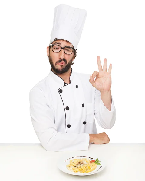 Koch Mann glücklich mit Pasta — Stockfoto