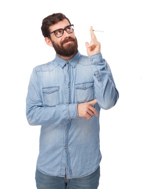 puro ile mutlu genç adam