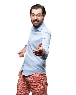 mutlu genç adam dans