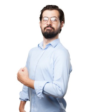 gururlu genç adam meydan işareti