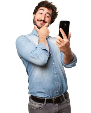 mutlu genç adam selfie poz