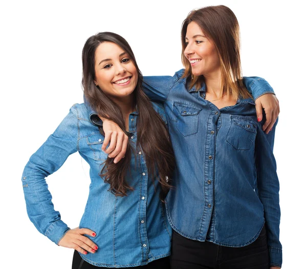 Glada systrar leende — Stockfoto