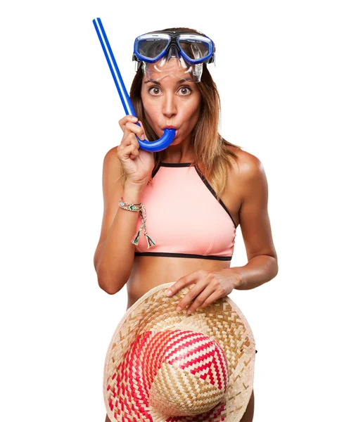 Felice giovane donna con occhiali da snorkeling — Foto Stock