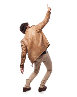 mutlu genç adam dans