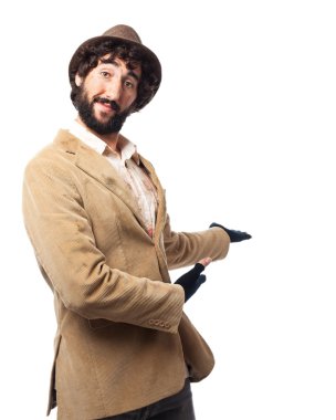 mutlu genç adam hoş geldiniz işareti