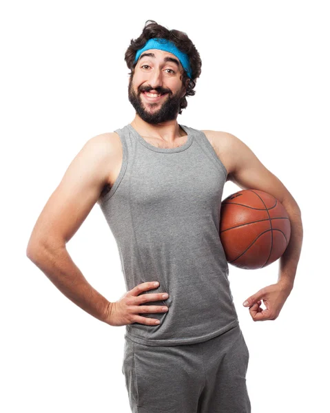 Glücklicher Sportler mit Korbball — Stockfoto