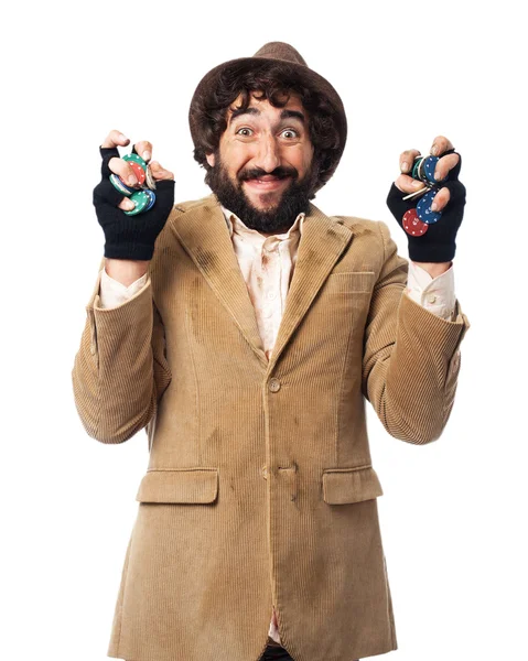 Homem sem-teto feliz com fichas de poker — Fotografia de Stock