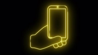 Bir el, siyah arka planda parlayan sarı neon bir efektle tasvir edilen akıllı telefonu tutar.