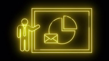 Sarı neon işadamı siyah bir arkaplan karşısında bir pasta grafiği ve e-posta sembolü sunuyor.